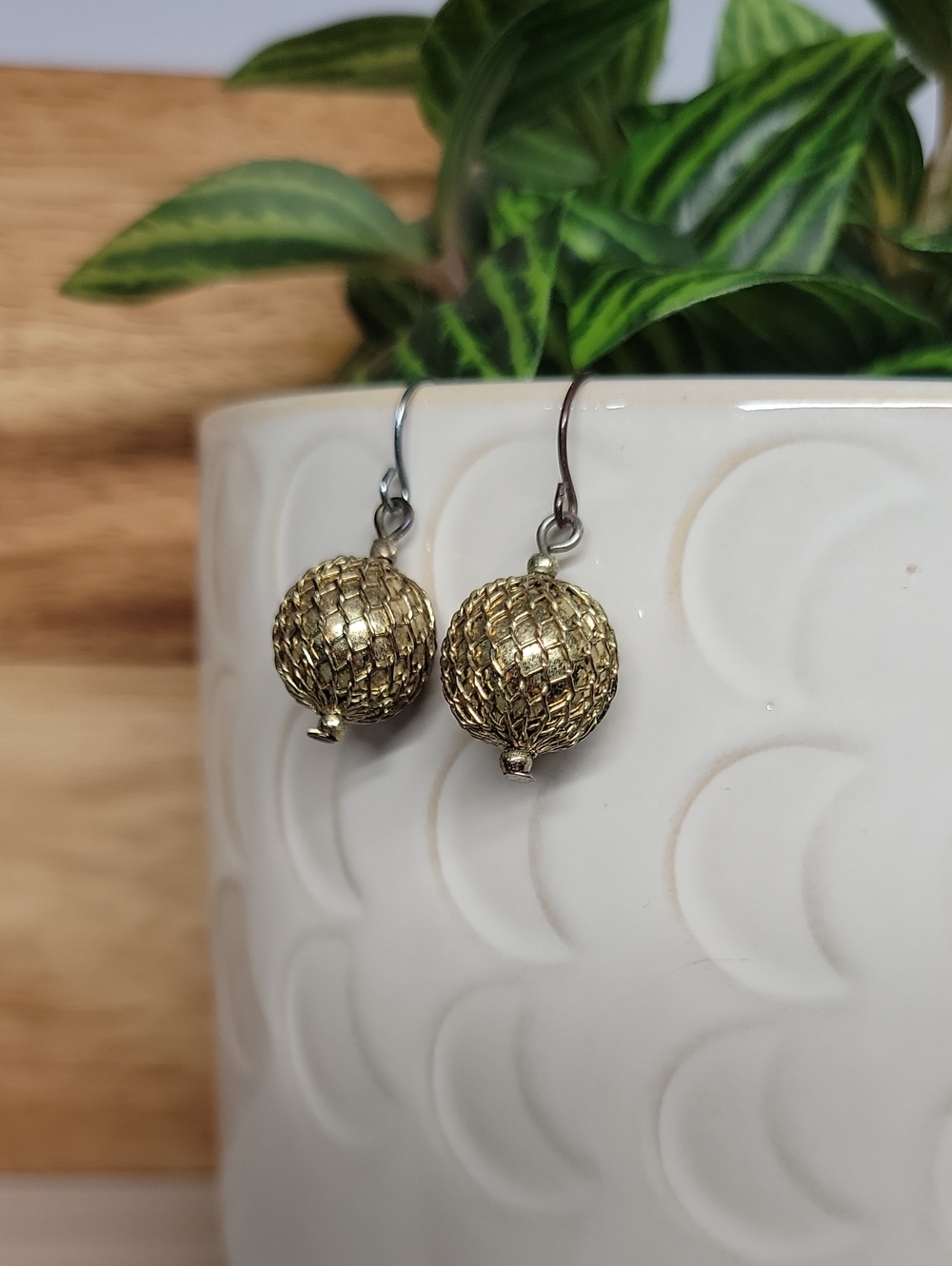 VTG 1960s Gold Mesh Ball Dangle Earrings Space Age Mod
